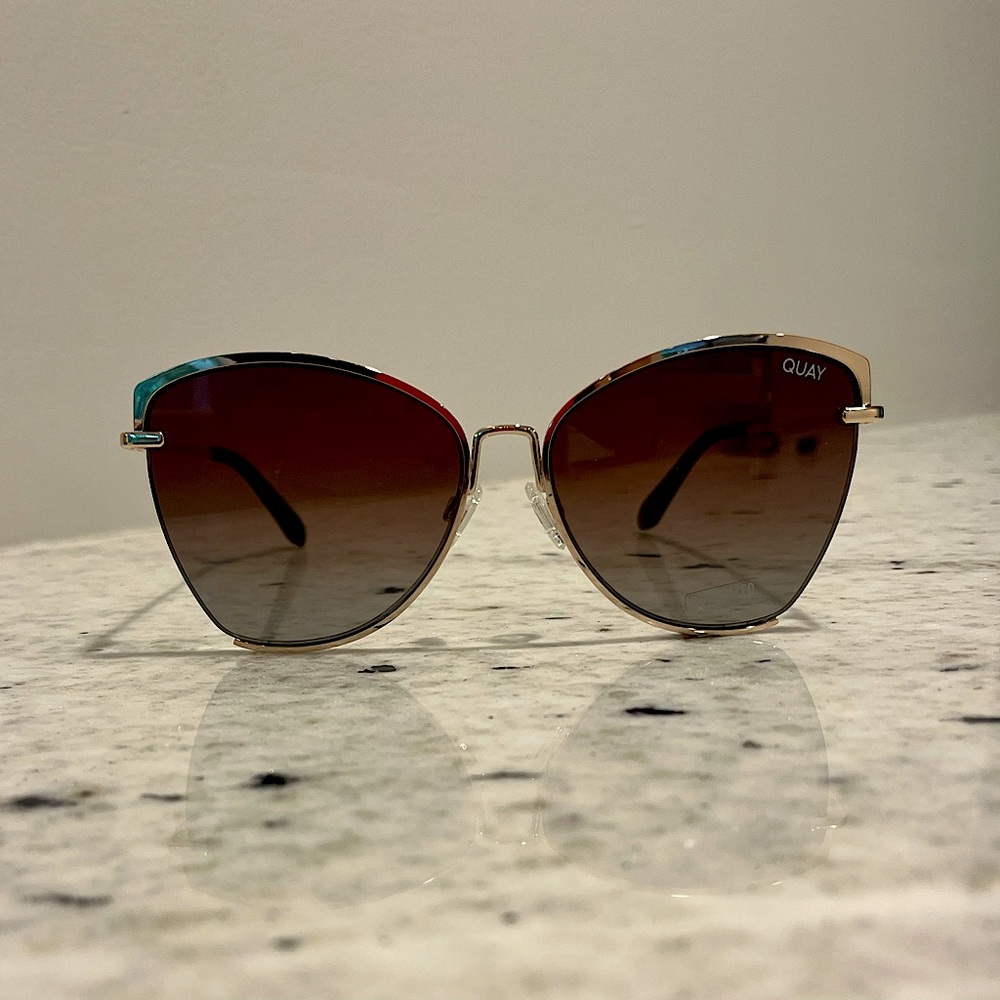 Quay Australia Dusk to Dawn Sunglasses